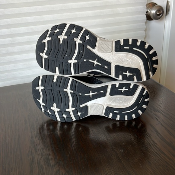 Brooks Ghost 14 Women’s US size 8.5. Used but in great condition. - Picture 10 of 10